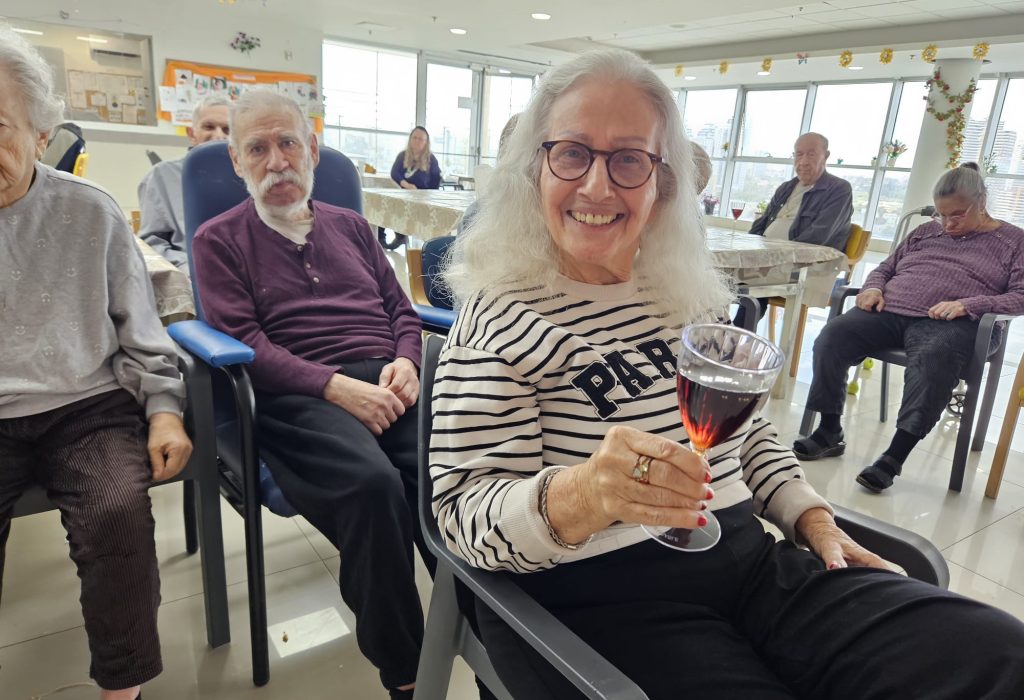 7c42de93-2749-48c0-a290-324ea0b1e08c