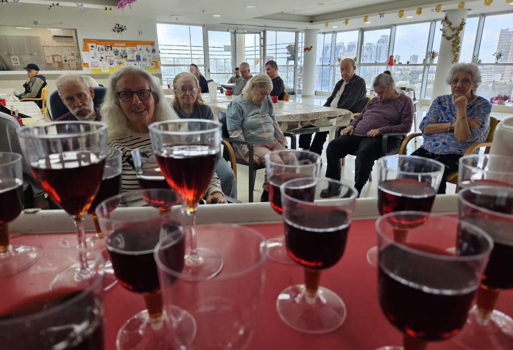 d1568818-8a90-4e21-979d-da481fc8c3fe