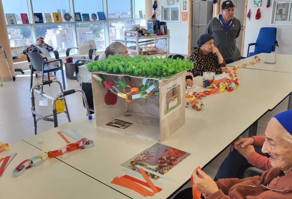 dcc13b2b-81b0-4ab4-bcef-7d0183fd8292